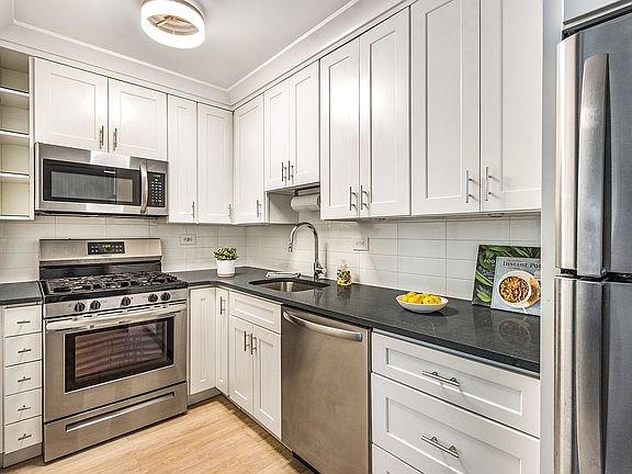 2nd image of 370 E 76th St APT C304