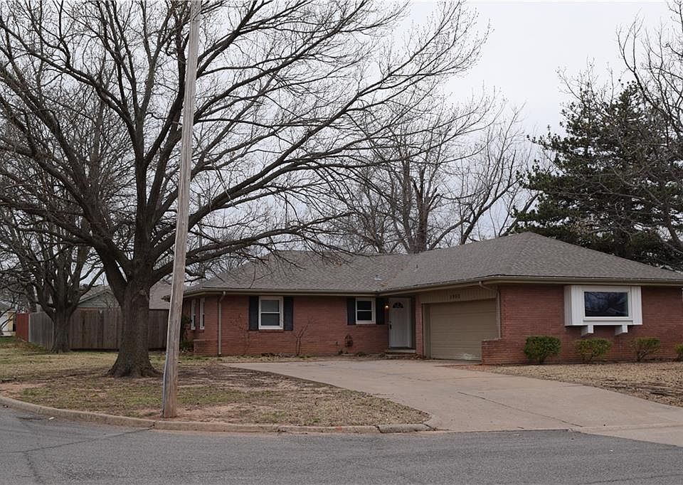 1st image of 1900 Colebrook Dr