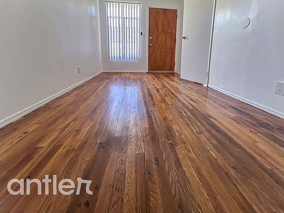 4th image of 4622 Coliseum St #W107