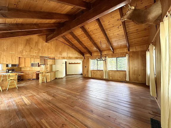 5th image of 390 Tanager Dr