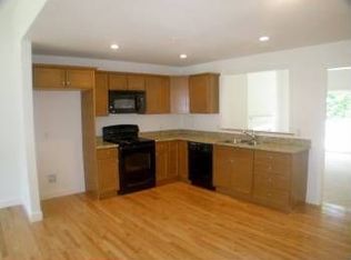 14 Mill Pond Rd, Brentwood, NH 03833