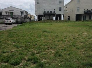 1712 Canal Dr, Carolina Beach, NC 28428
