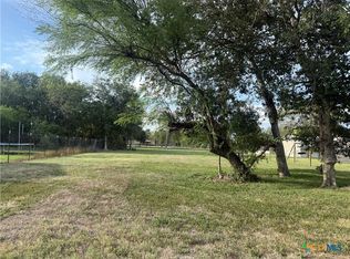 W Cypress St, Edna, TX 77957