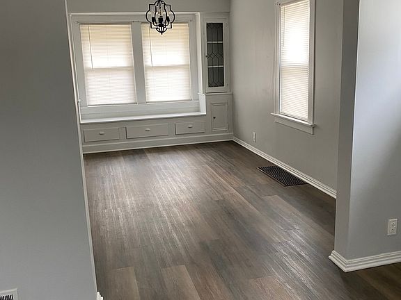 2nd image of 2201 Wyandotte Ave