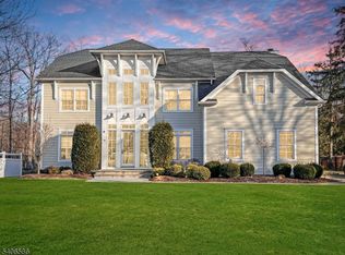 93 Edgewood Dr, Florham Park Boro, NJ 07932