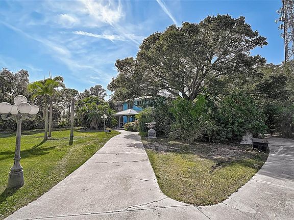 4th image of 678 Faith Ave