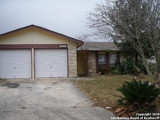 1st image of 2122 Centerville Dr