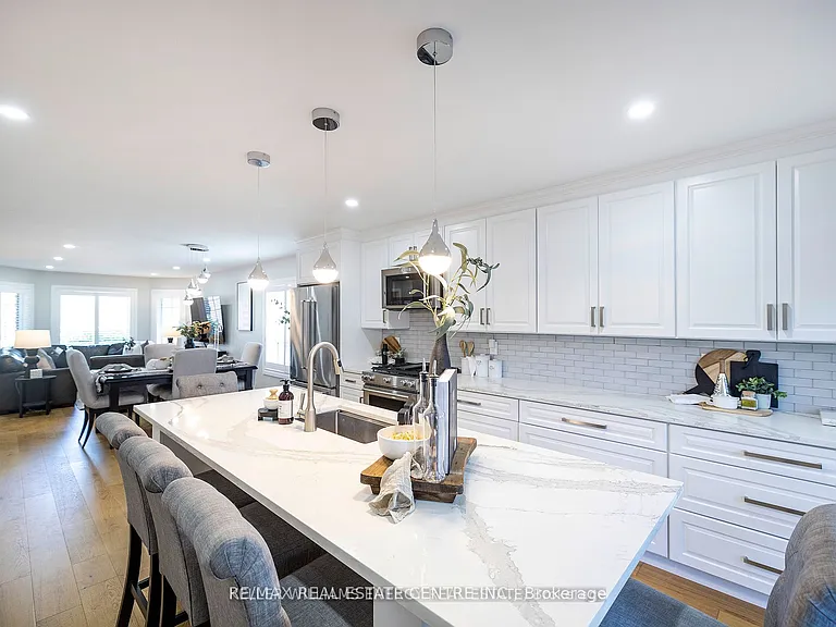 36 Padfield Dr — Photo 10