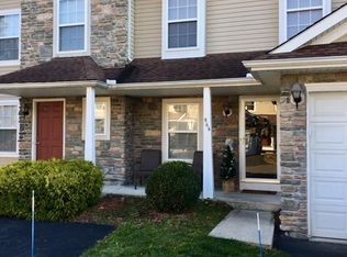 56 Lower Ridge View Cir UNIT B, East Stroudsburg, PA 18302