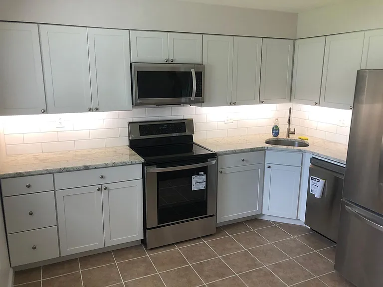 2401 Grange Hall Ct — Photo 2