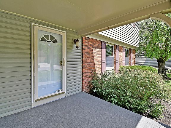3rd image of 90 Ormsbee Ave