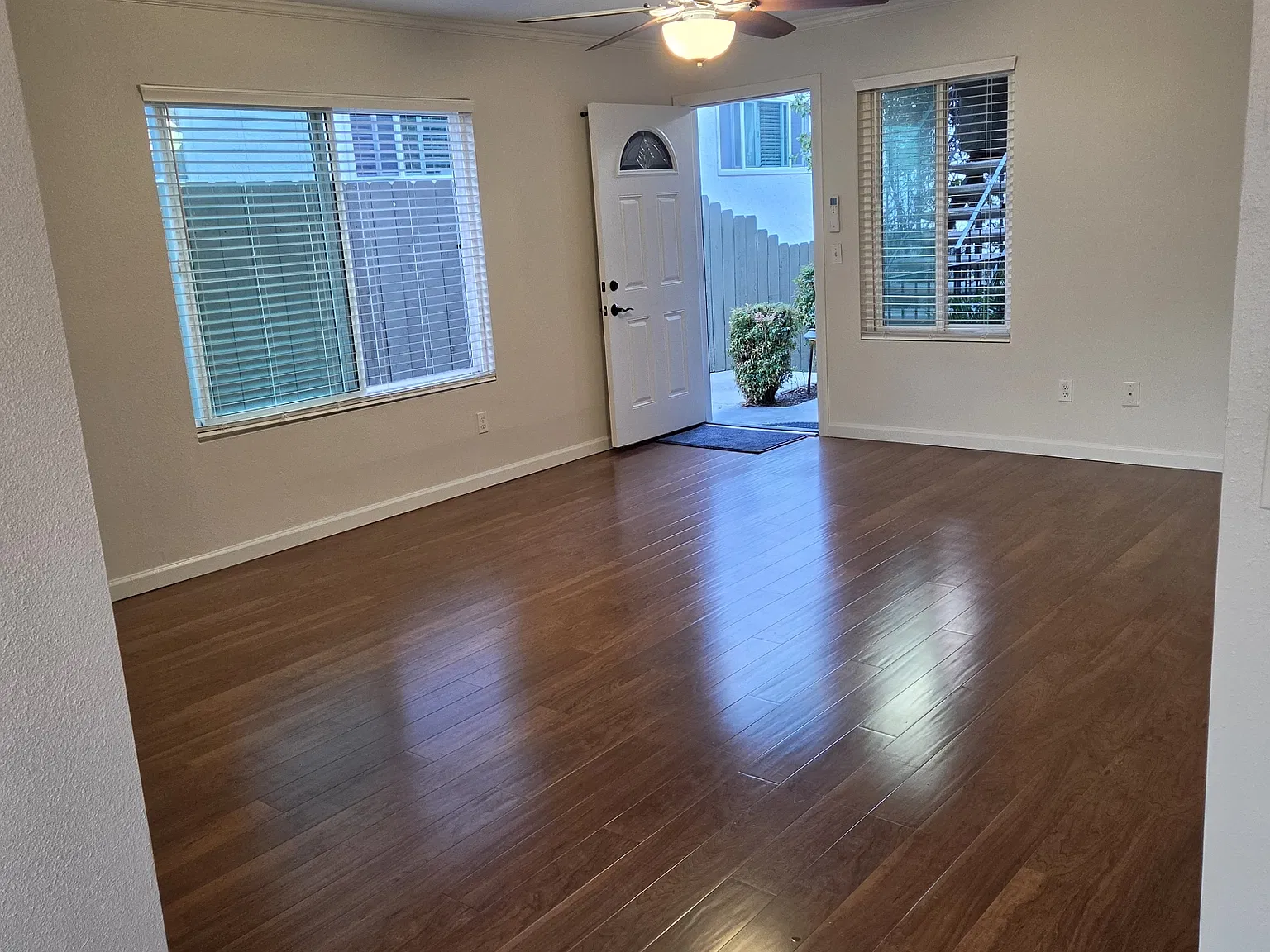 2 bed, 770 sqft, $2,595 — Photo 2