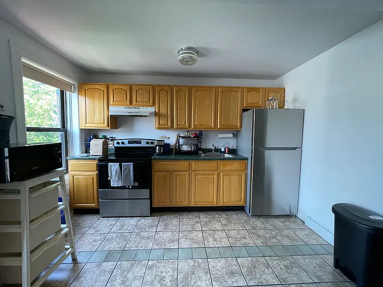 1203 Dean St #3 — Photo 4