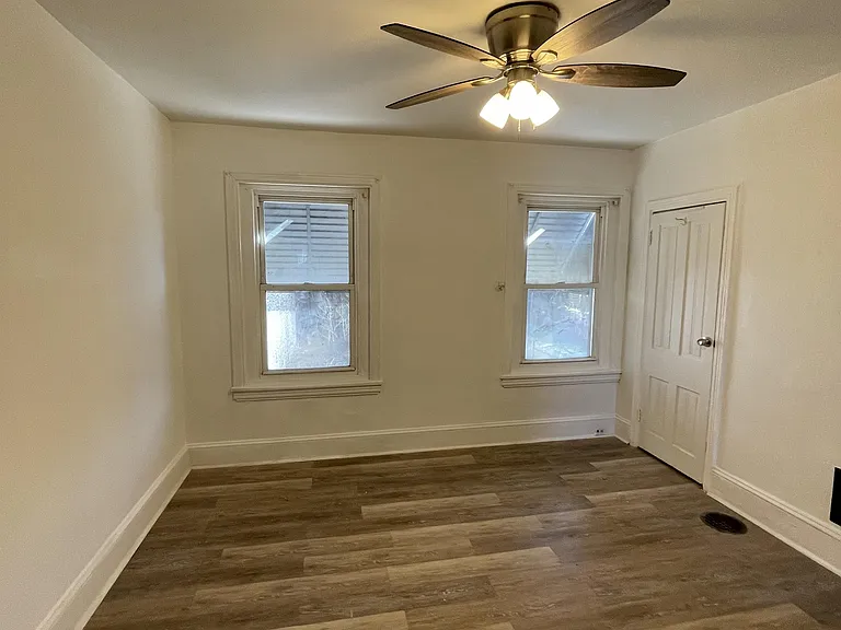 412 N Holly St — Photo 13