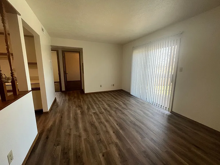 429 S Silverwood Ln #6 — Photo 2