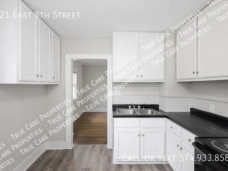 221 E 8th St — Photo 17