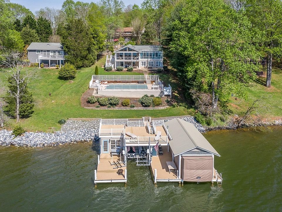 1st image of 228 Pine Knob Cir