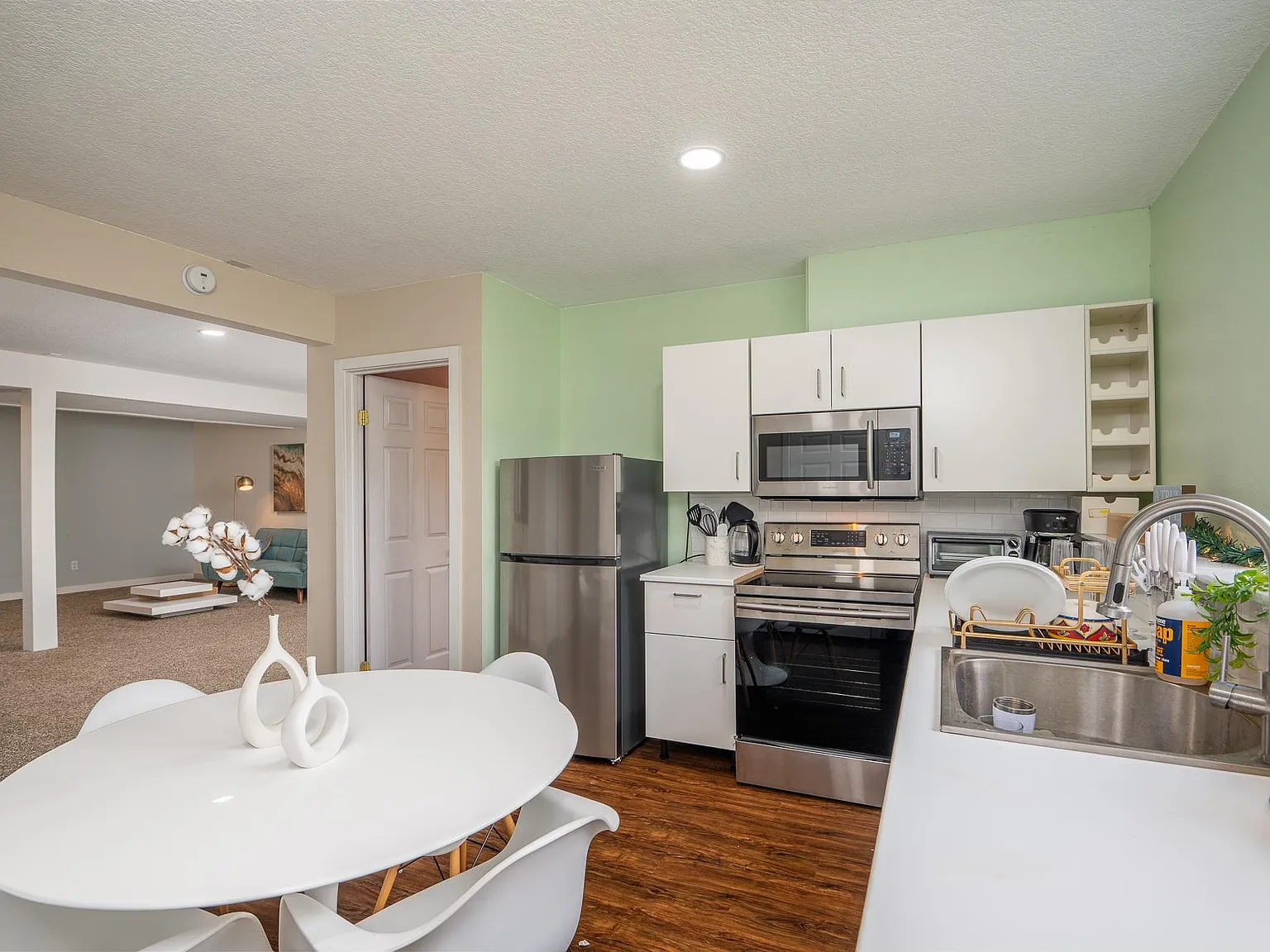 1 bed, 1200 sqft, $1,950 — Photo 2