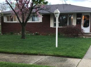 29707 Sutherland Dr, Warren, MI 48088