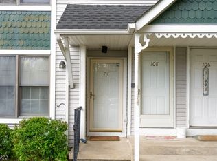 74 Burlington Ct, Hamburg, NJ 07419