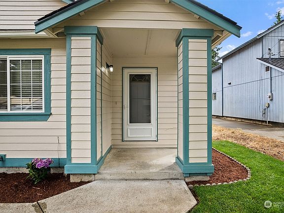 2nd image of 5020 Marian Drive NE