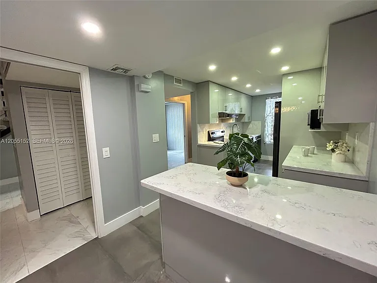 14110 Kendale Lakes Cir — Photo 26