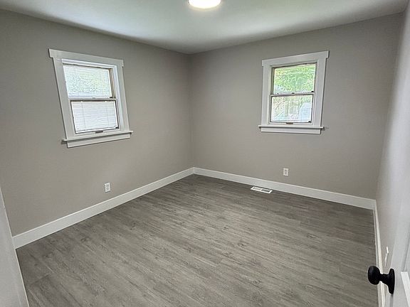 5th image of 790 Harlan Pl
