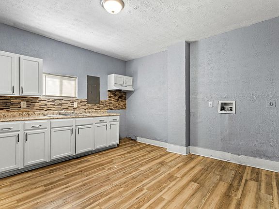 5th image of 220 Park St #1