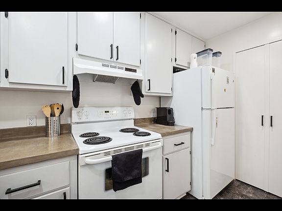 4th image of 3307 NW 51st Ter