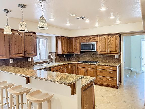 3rd image of 4931 Tierra Del Sol Dr