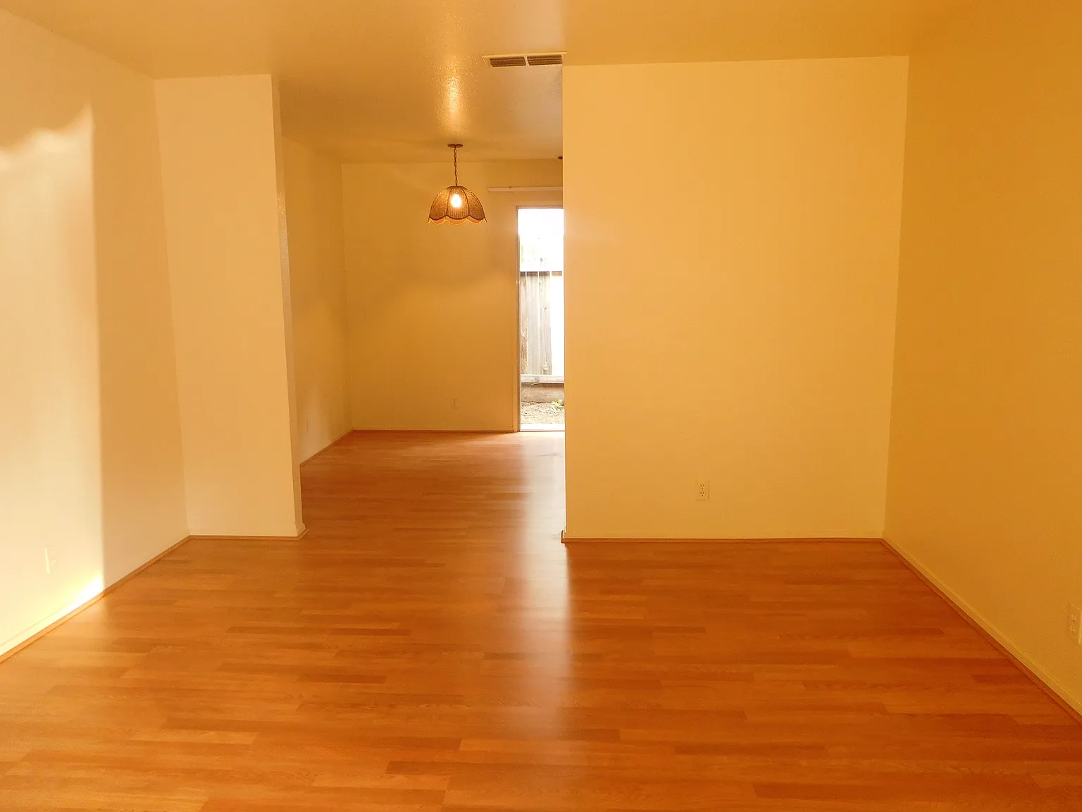 3 bed, $1,695 — Photo 3