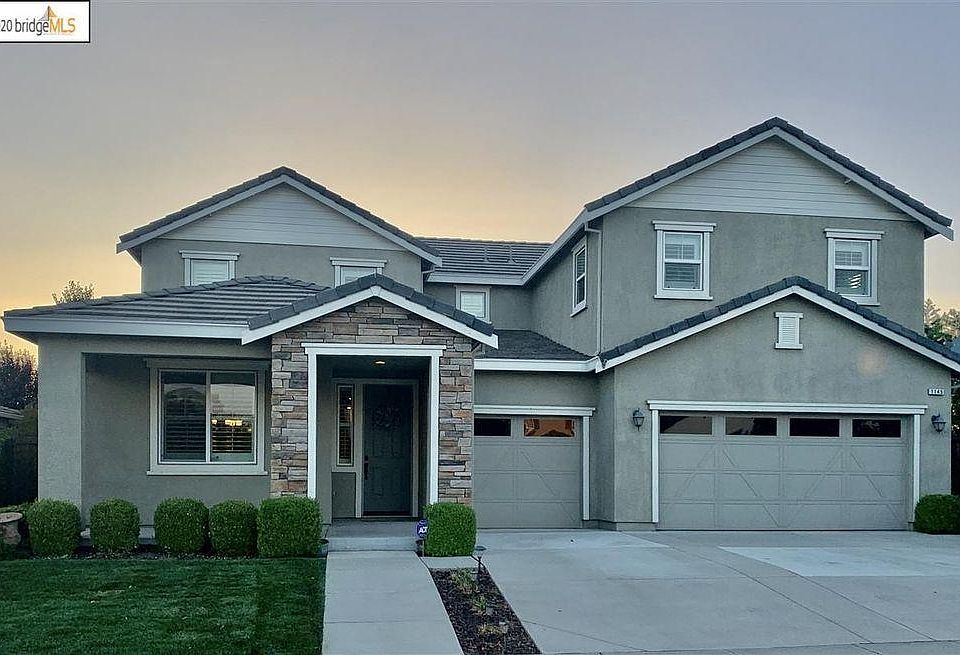 Front of the home - 3 car garage