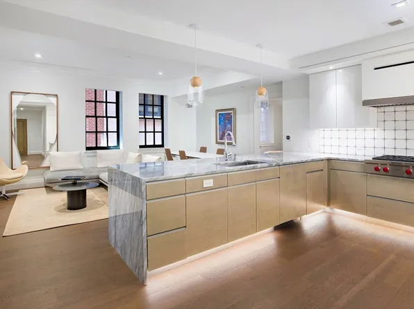 45 Temple St Unit 212, Boston, MA 02114