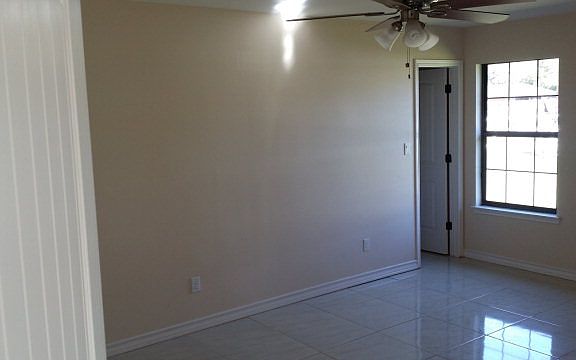 4th image of 818 W Juarez Ave