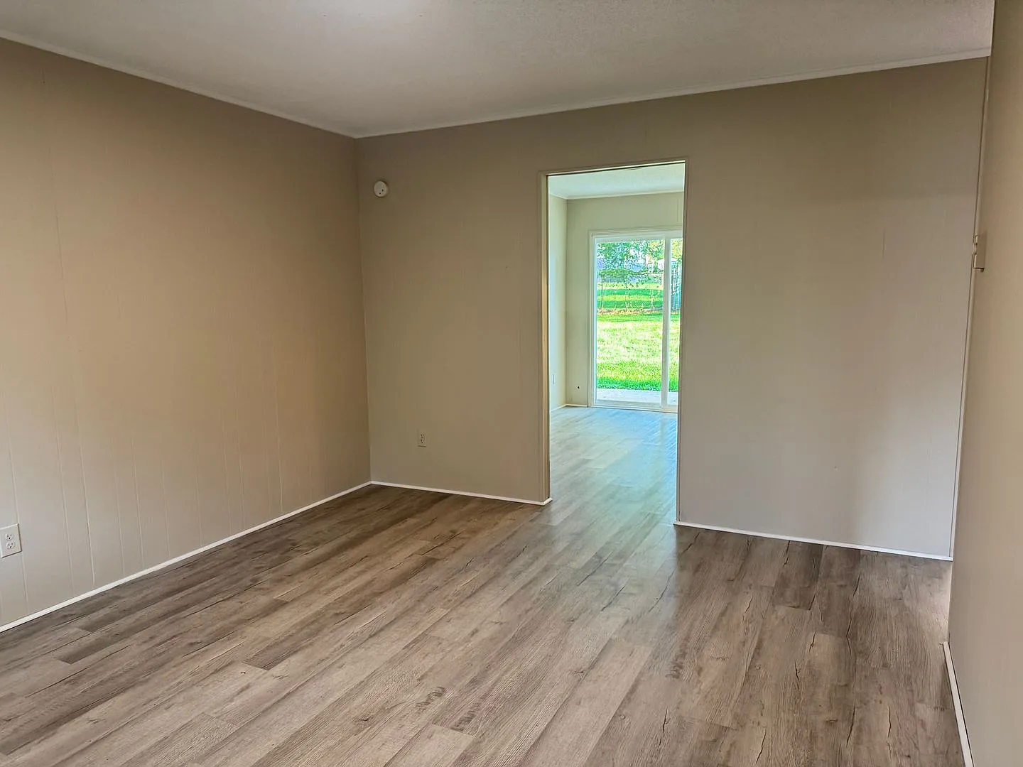 Cozy Duplex Unit Available NOW! — Photo 3