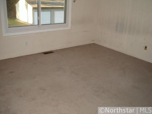 4th image of 3463 Greenwood Ct S