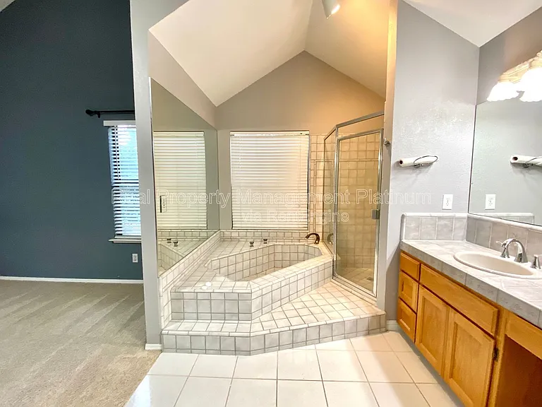 672 W Ellery Ave — Photo 20