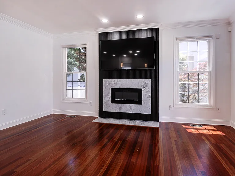 1628 Great Falls St — Photo 13