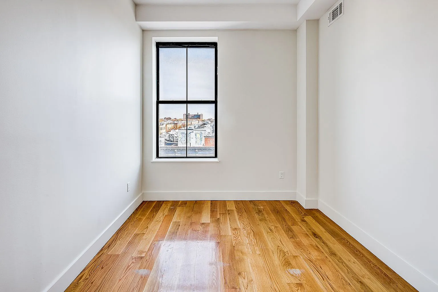 16-80 Madison Street - 203 — Photo 3