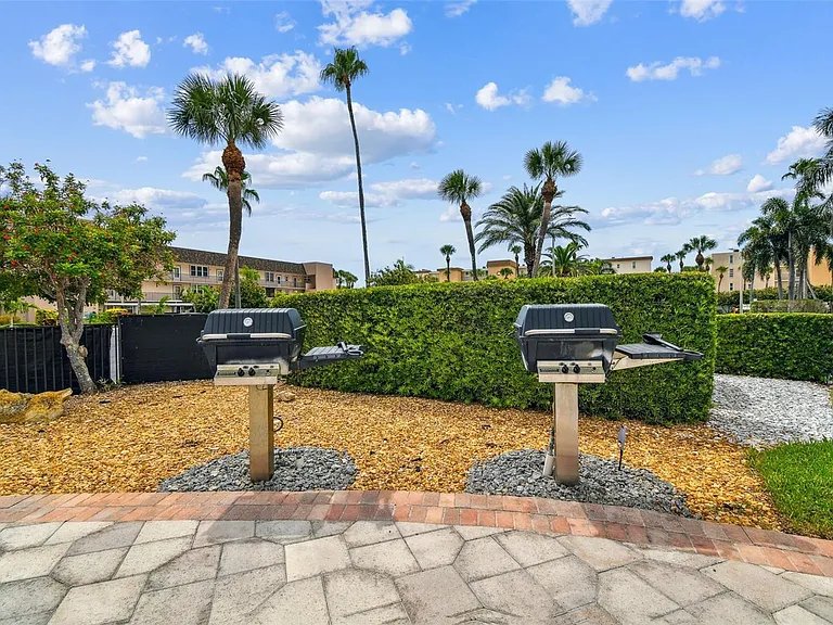 7600 Sun Island Dr S #204 — Photo 45