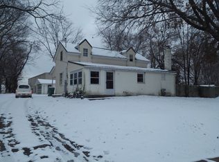 5203 Red Leaf Rd, Louisville, KY 40218