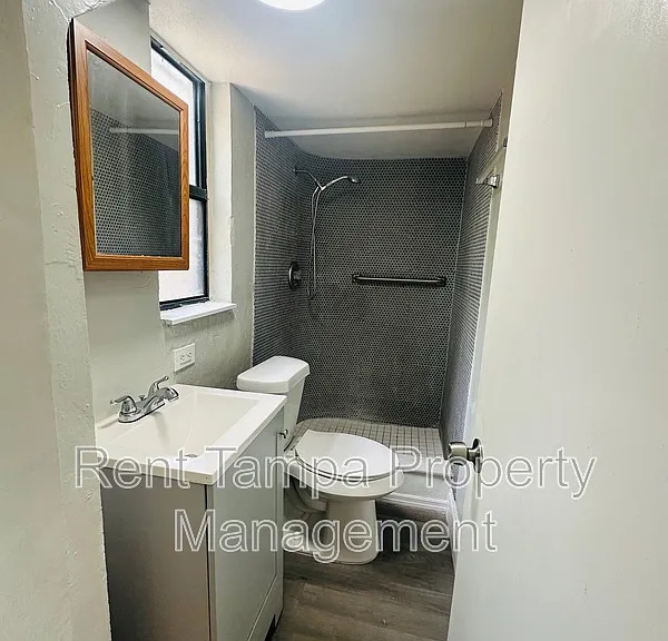 1026 1/2 19th St S #A — Photo 10