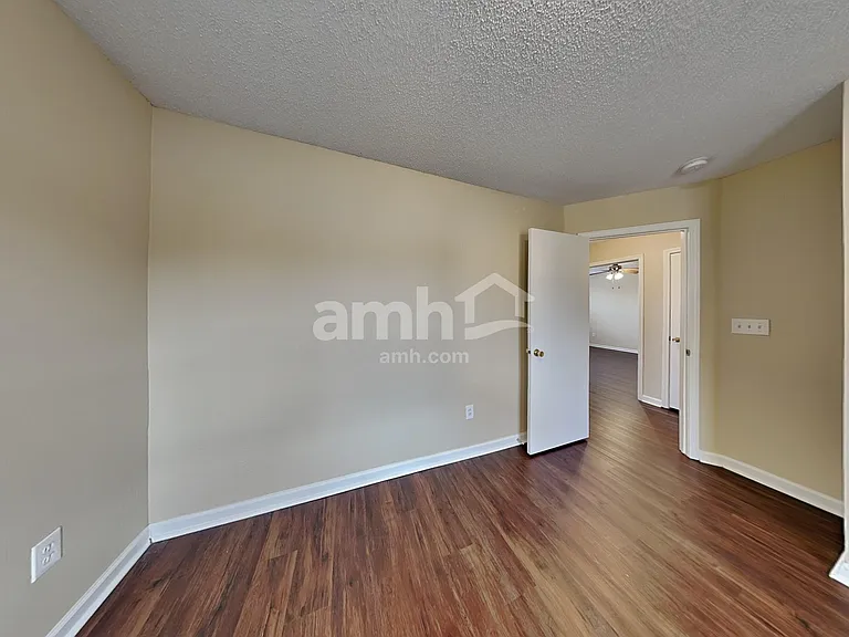 1685 Willowview Ln — Photo 13
