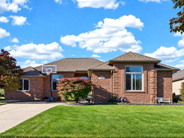 47641 Beacon Square Dr, Macomb, MI 48044