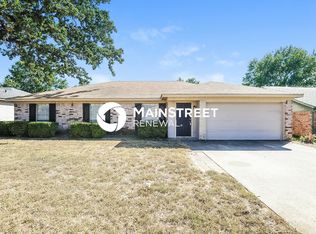 4210 Maple Springs Dr, Arlington, TX 76001