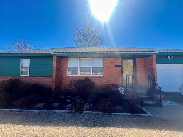 45 Village Dr, Chickasha, OK 73018