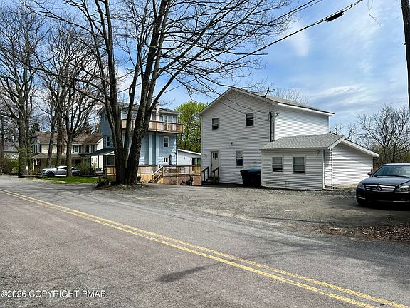 2nd image of 33 Reeder St