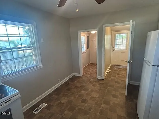2 bed, 1.5 bath, 1364 sqft, $1,320 — Photo 4