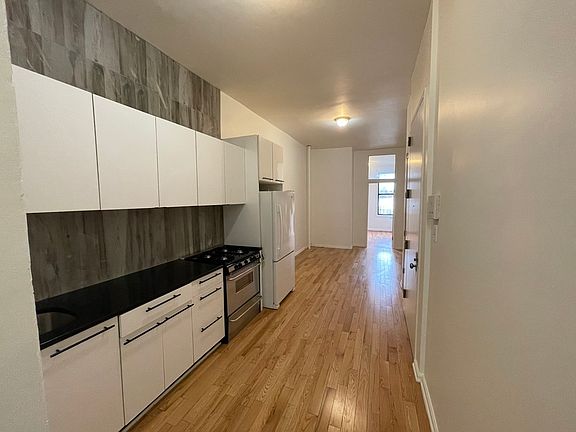 3rd image of 61 Ten Eyck St #2B