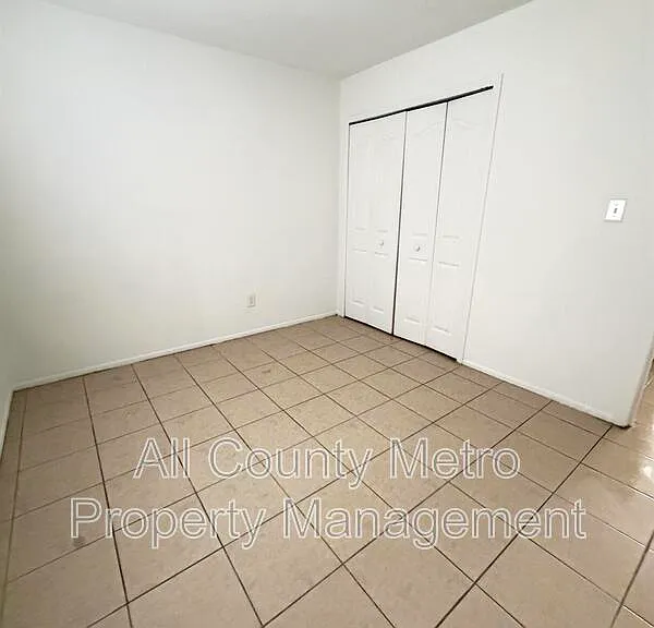 2539 Ridgewood Ave — Photo 13